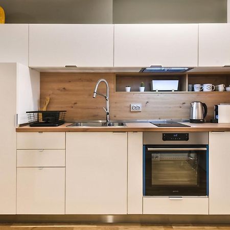Pieces Of Nature In A Stylish One-Bedroom Flat By Flat Mаnager Sofia Exterior foto