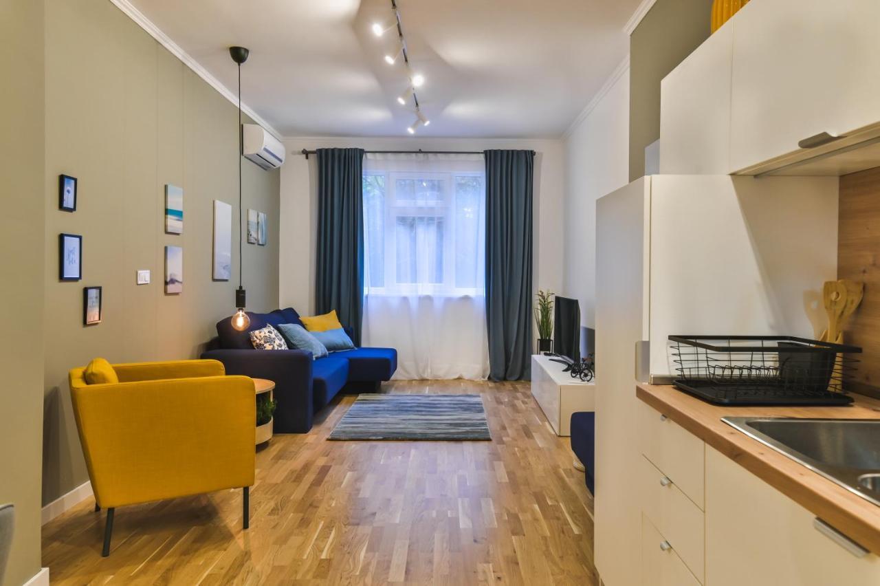 Pieces Of Nature In A Stylish One-Bedroom Flat By Flat Mаnager Sofia Exterior foto